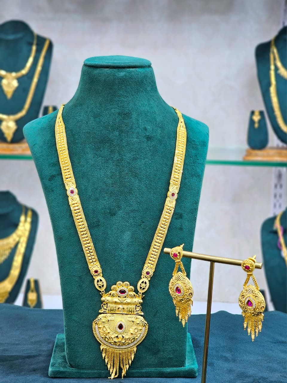 Gold Forming Long Necklace