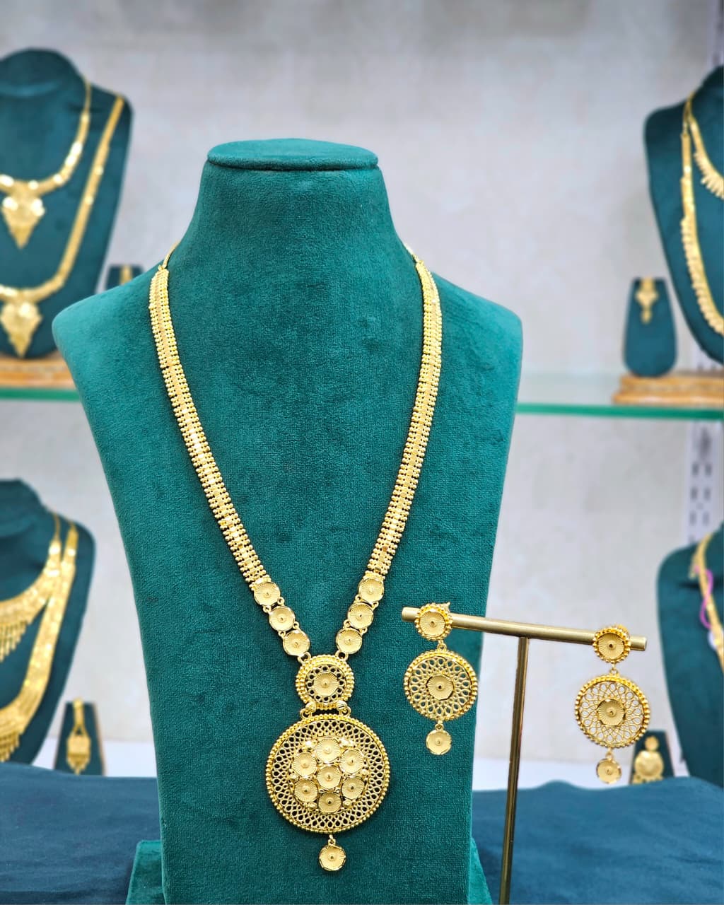 Gold Forming Long Necklace