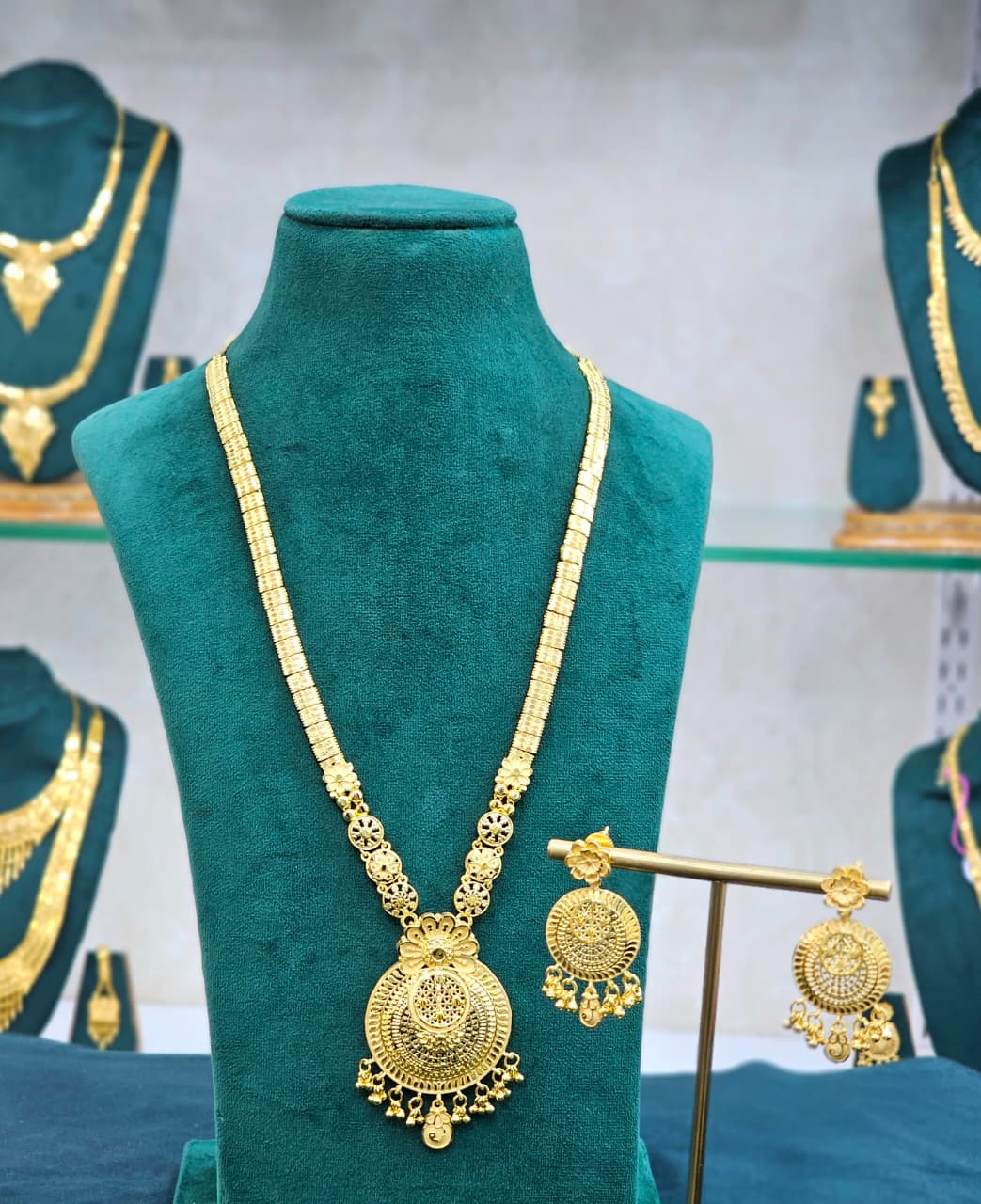 Gold Forming Long Necklace