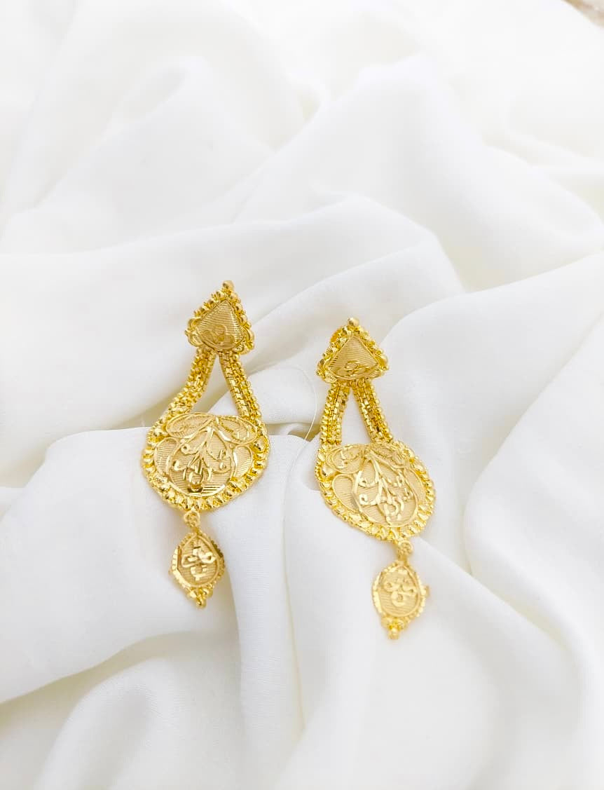 Gold Forming Dangler