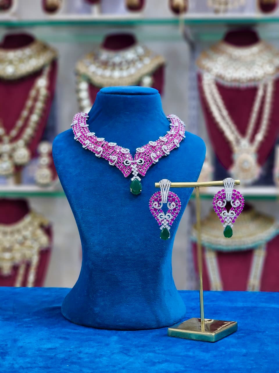 Rhodium AD Short Necklace