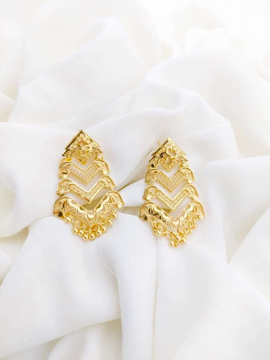 Gold Forming Dangler