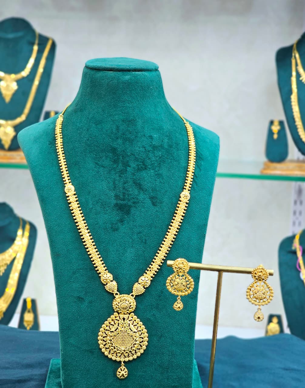 Gold Forming Long Necklace