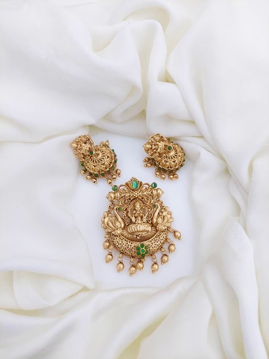 Temple Pendant Set