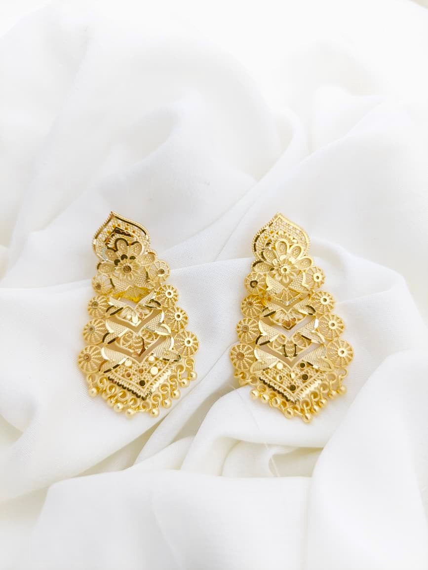 Gold Forming Dangler