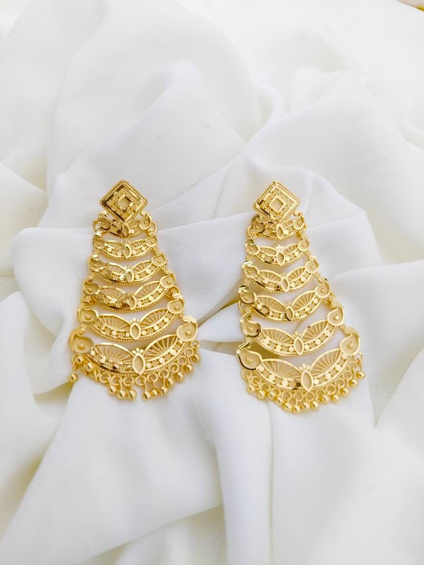 Gold Forming Dangler