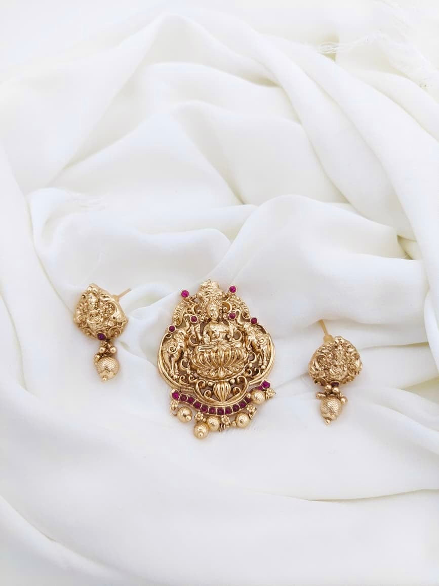 Temple Pendant Set