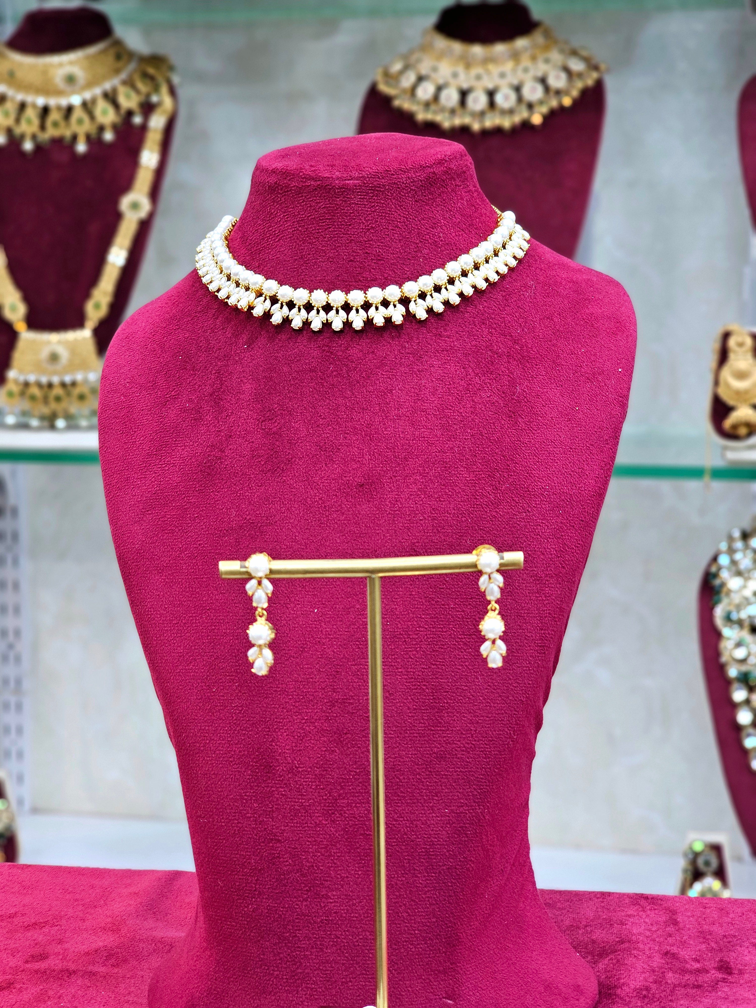 Jadau Short Necklace