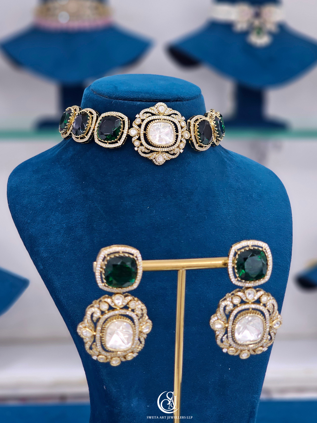 Moissantie Choker Necklace