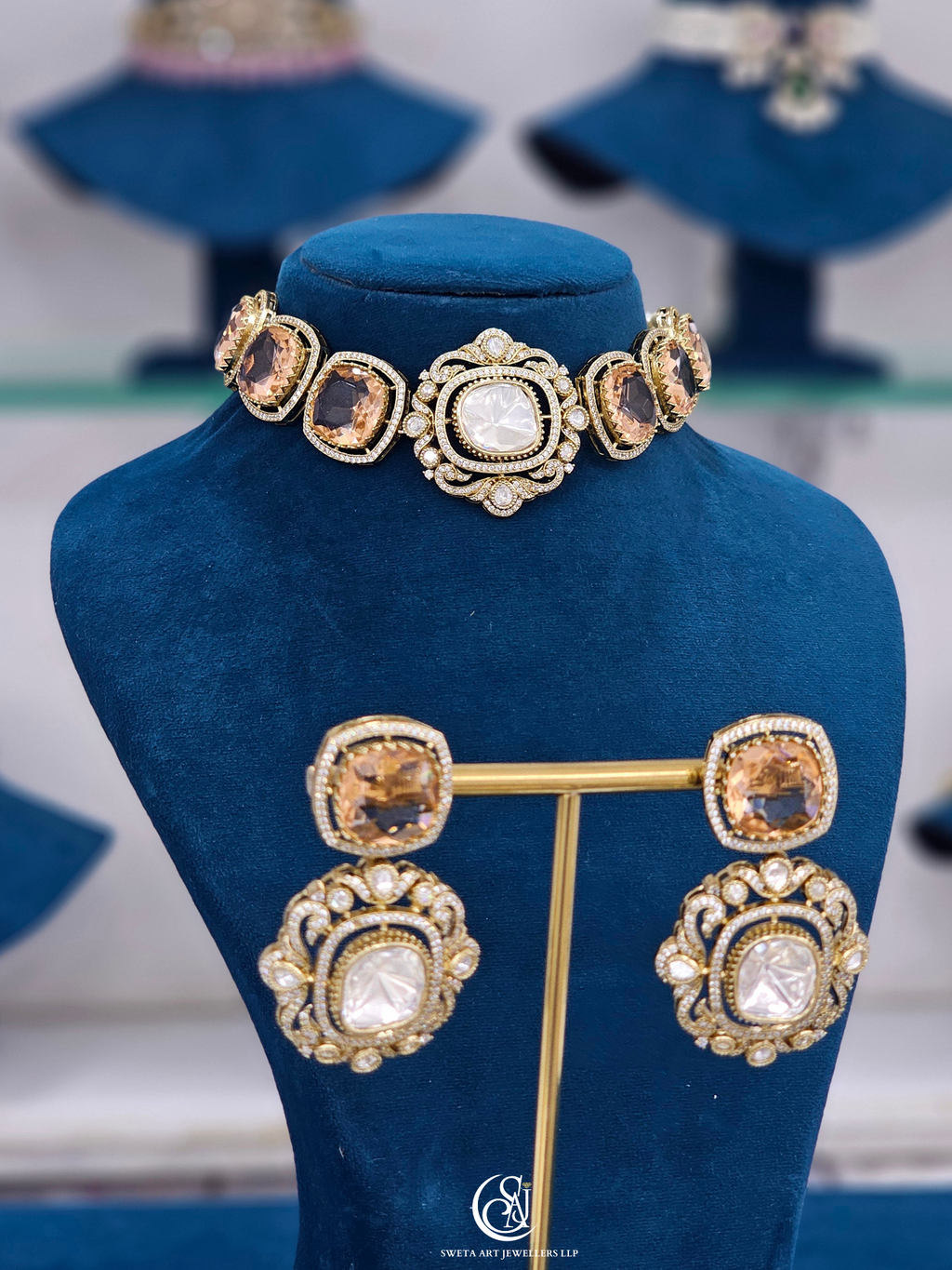 Moissantie Choker Necklace