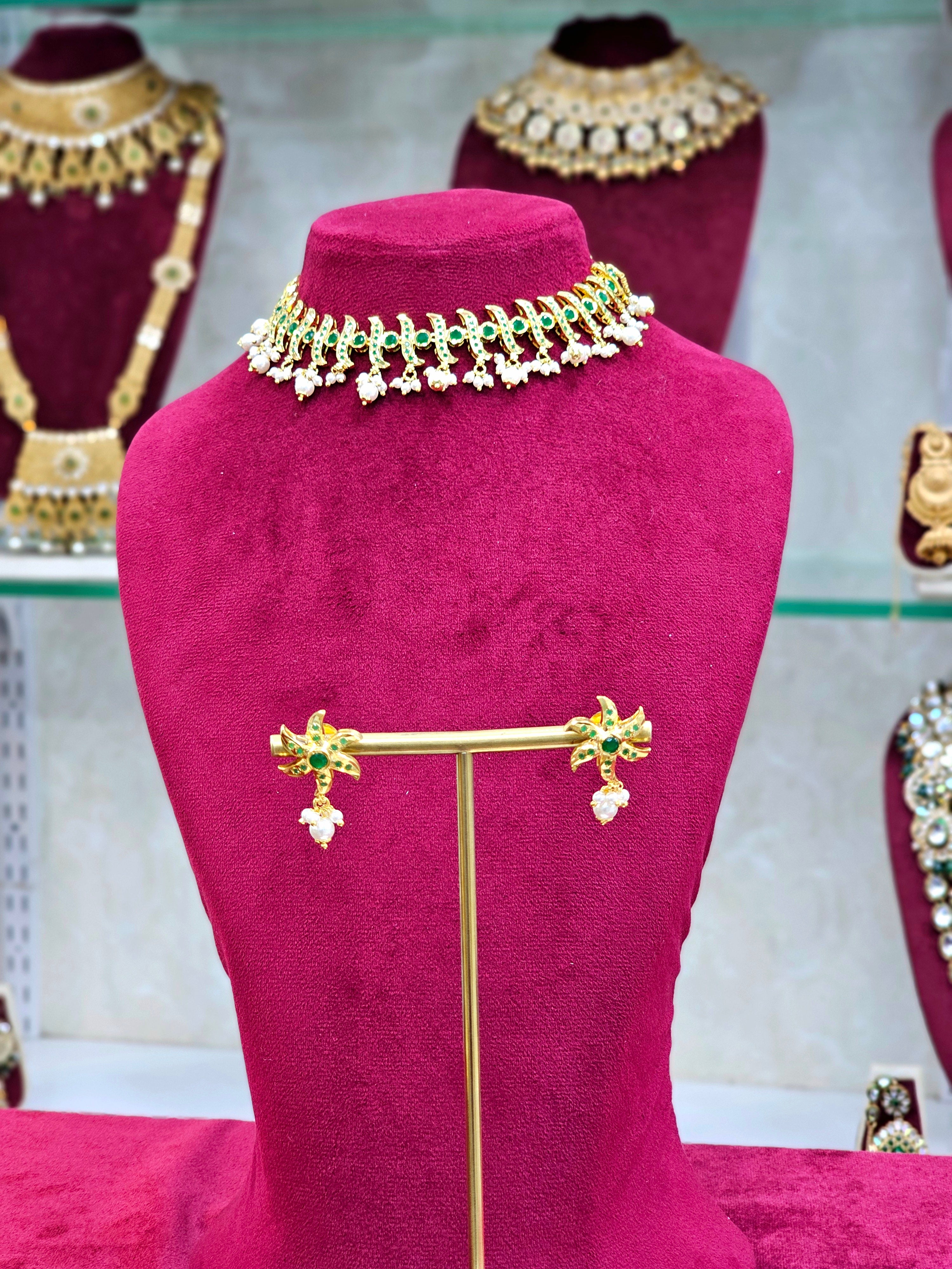 Jadau Short Necklace