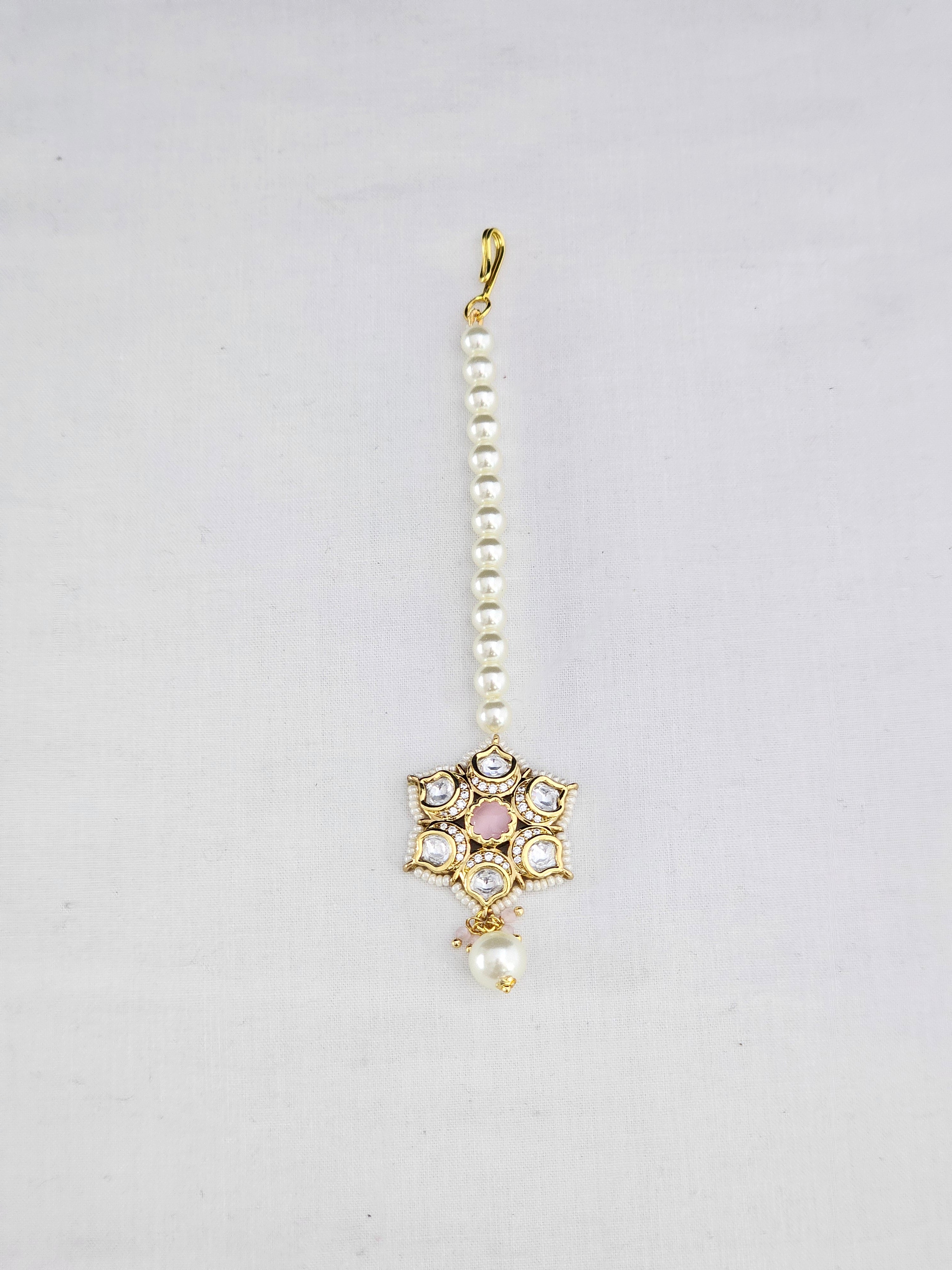 Kundan Maangtikka