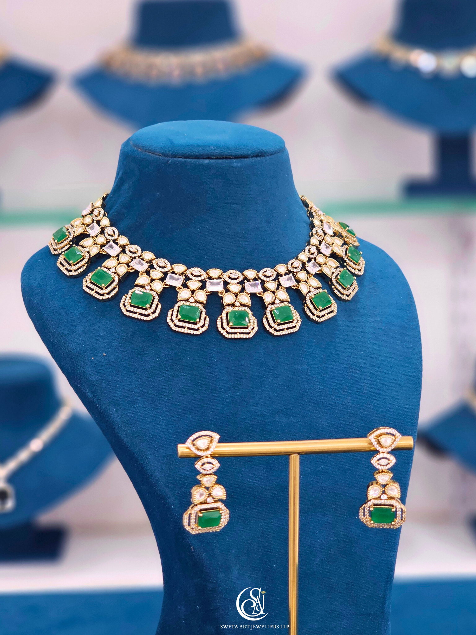 Moissantie Short Necklace