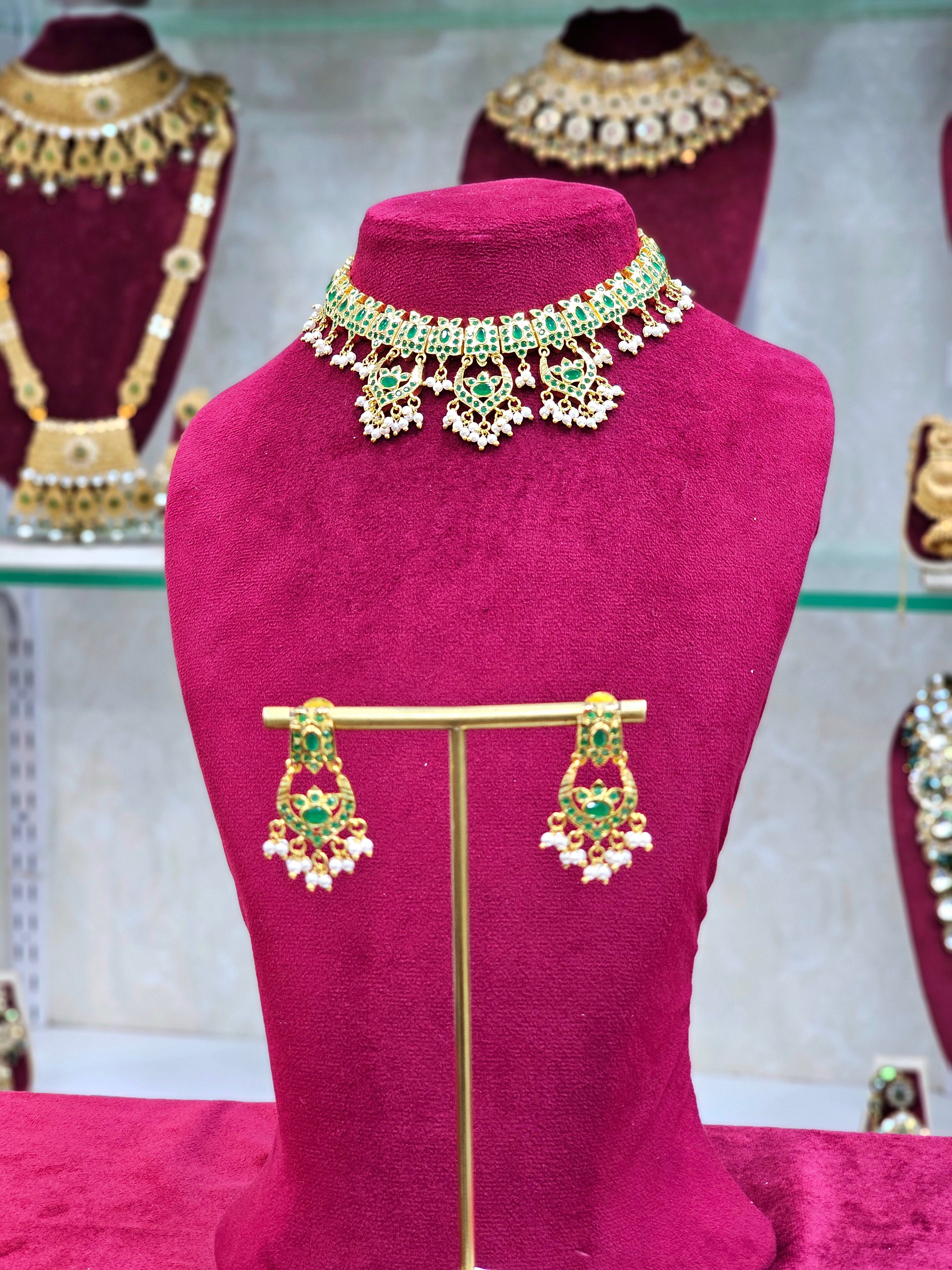 Jadau Short Necklace