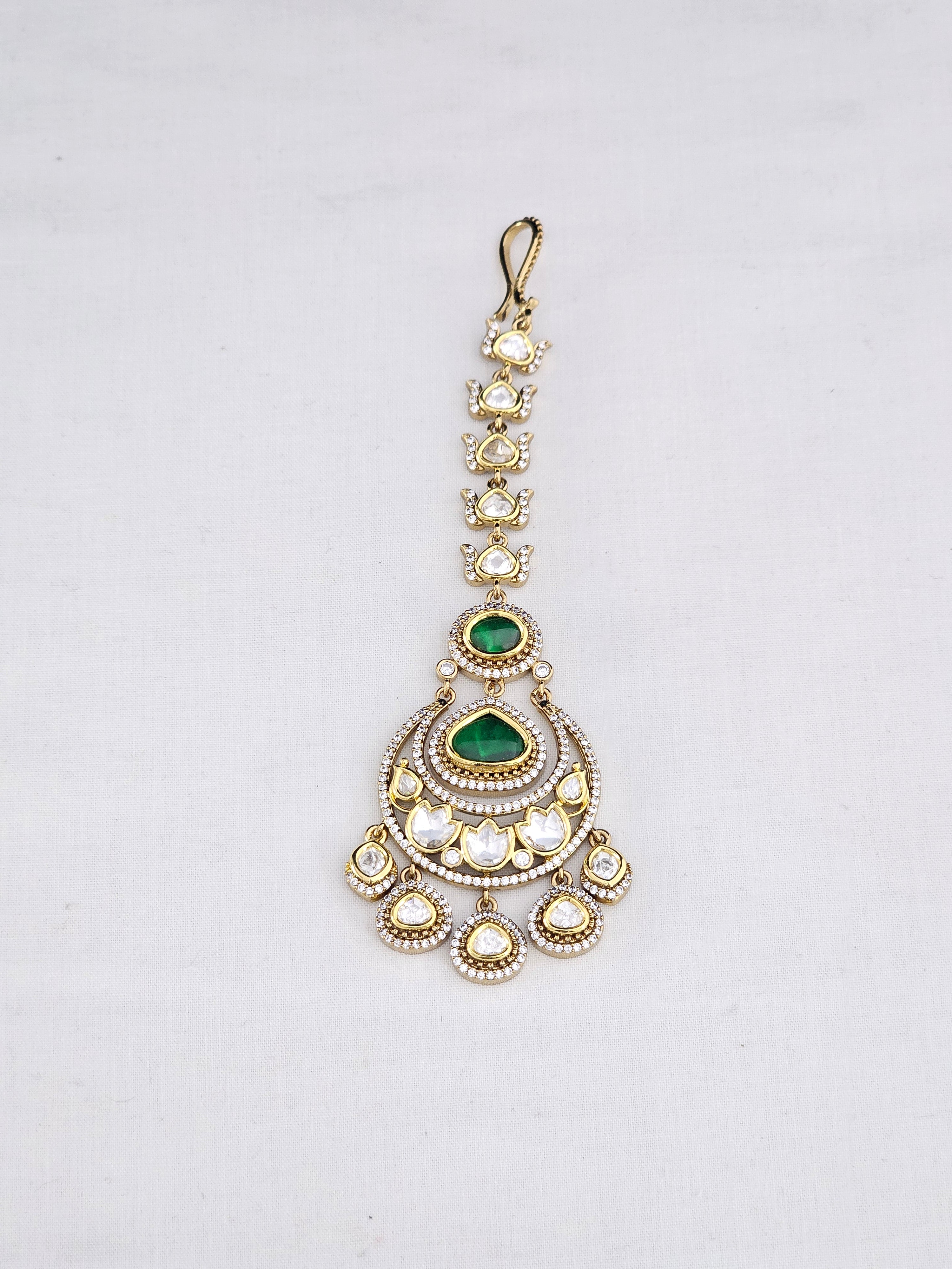 Kundan Maangtikka